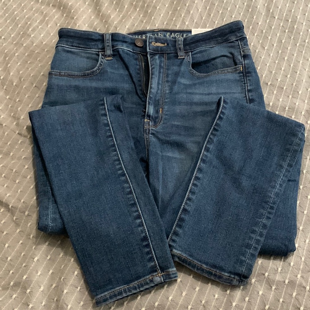NWT American Eagle Jeans / Size 6